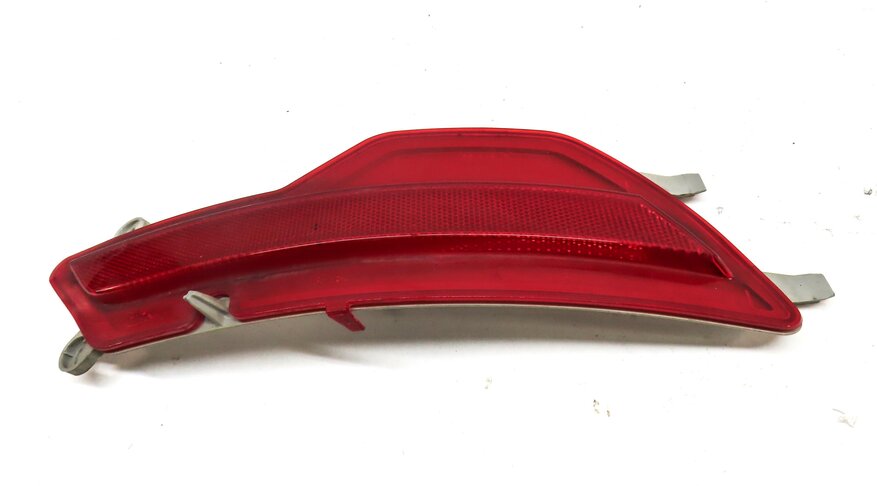 Thumbnail 2: 2011 BMW X6 (E71) REAR RIGHT PASSENGER BUMPER REFLECTOR MARKER