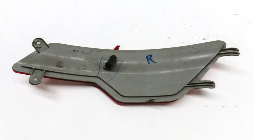 Thumbnail 5: 2011 BMW X6 (E71) REAR RIGHT PASSENGER BUMPER REFLECTOR MARKER