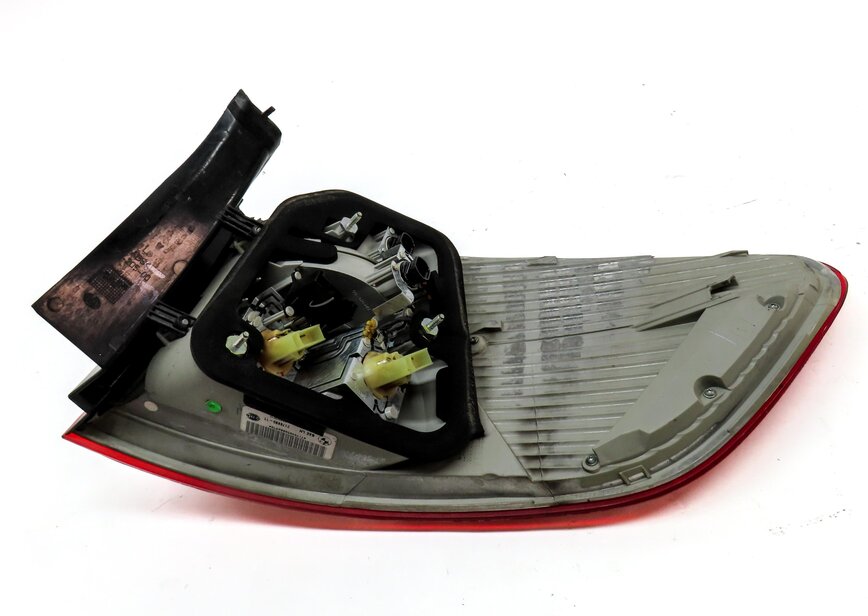 Thumbnail 5: 2008-2012 BMW X6 X6M (E71 E72) LEFT DRIVER REAR OUTER TAILLIGHT BRAKE LIGHT LAMP