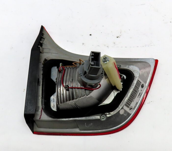 Thumbnail 5: 2008-2012 BMW X6 X6M (E71 E72) RIGHT PASSENGER REAR INNER TAILLIGHT LIGHT LAMP