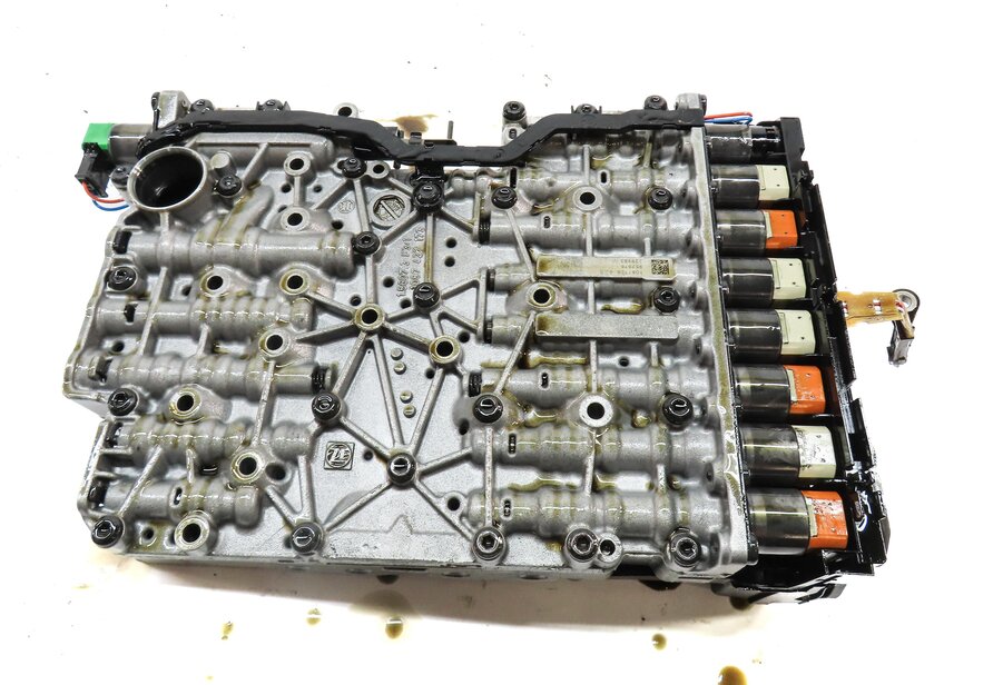 Thumbnail 6: 11-13 BMW X5 X6 (E70 E71) 3.0L TURBO 8HP-45 AUTOMATIC TRANSMISSION VALVE BODY