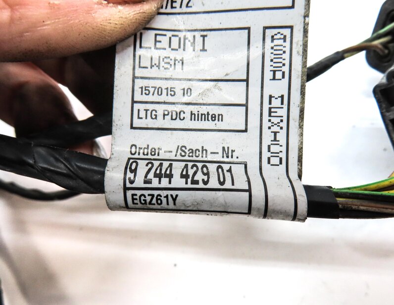 Thumbnail 4: 2011 BMW X6 (E71) REAR PDC PARK DISTANCE SENSOR SET w/ HARNESS (BLACK 475)