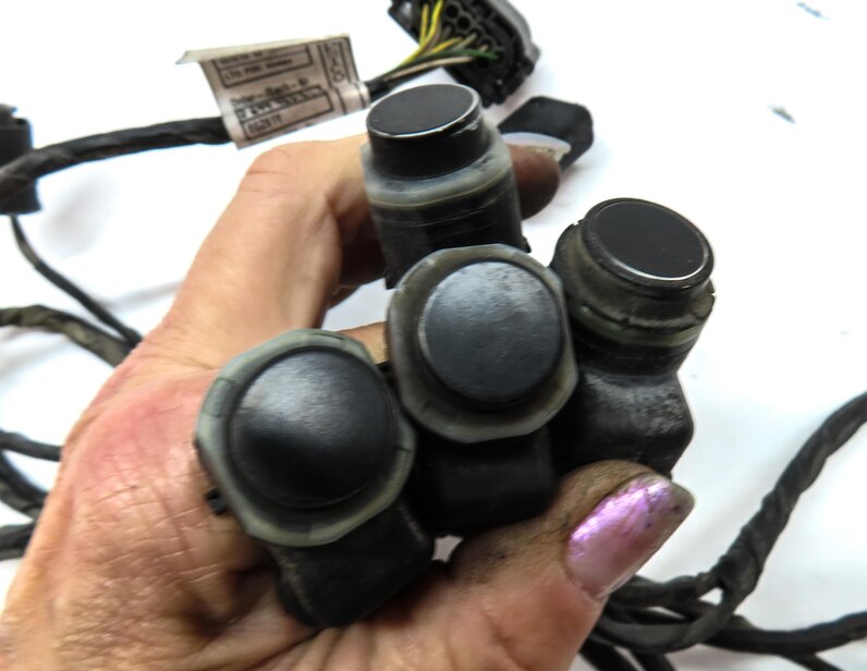 Thumbnail 5: 2011 BMW X6 (E71) REAR PDC PARK DISTANCE SENSOR SET w/ HARNESS (BLACK 475)