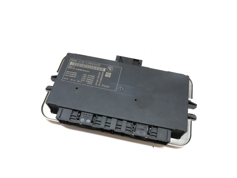Thumbnail 1: 10-17 BMW 5 6 7 M5 X3 X4 (F06 F10 F12 F25 F26) FRM III BODY LIGHT MODULE 2-PLUG