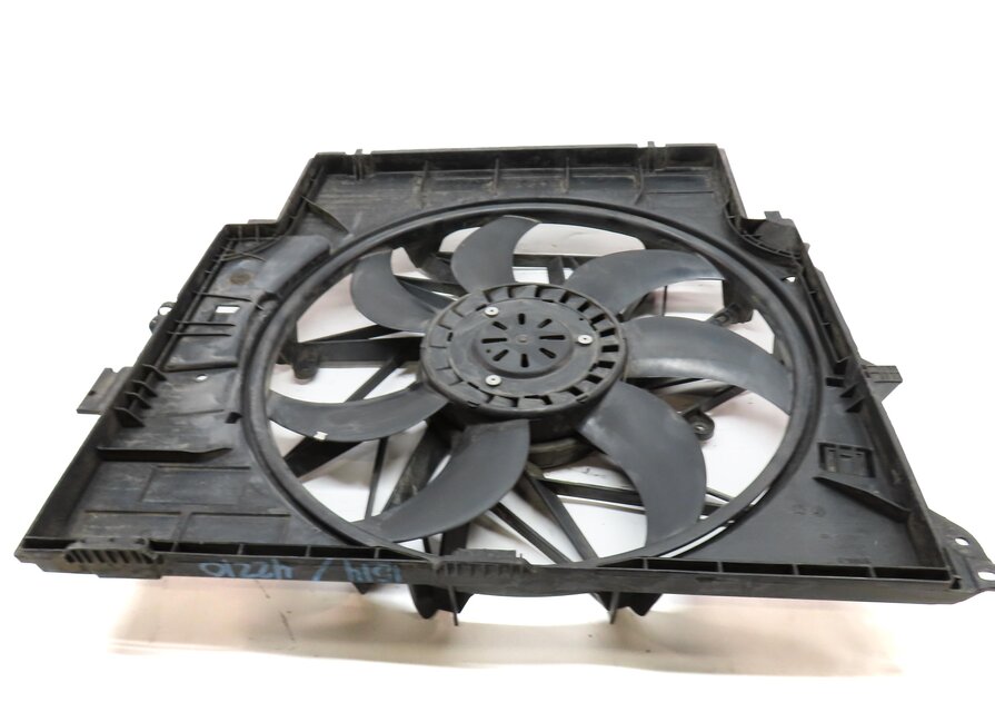 Thumbnail 4: 13-18 BMW X3 X4 (F25 F26) 2.0L N20 TURBO ENGINE RADIATOR COOLING FAN & SHROUD