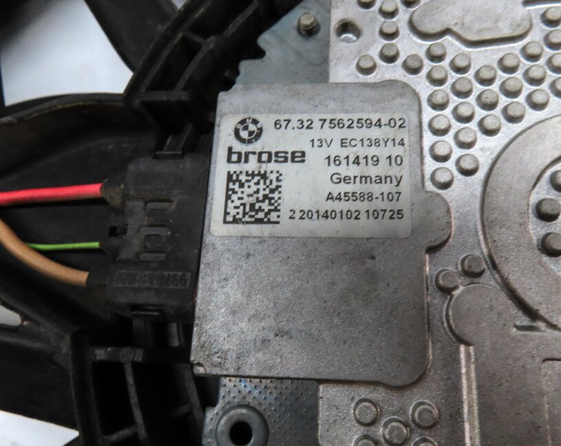 Thumbnail 7: 13-18 BMW X3 X4 (F25 F26) 2.0L N20 TURBO ENGINE RADIATOR COOLING FAN & SHROUD