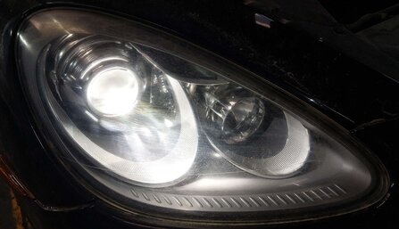 Thumbnail 2: 11-14 PORSCHE CAYENNE (958) RIGHT FRONT PASSENGER HID XENON HEADLIGHT LIGHT LAMP
