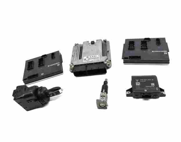 Thumbnail 2: 11-18 PORSCHE CAYENNE HYBRID (958) 3.0L M06 ECM BCM IMMOBILIZER MODULE KEY SET