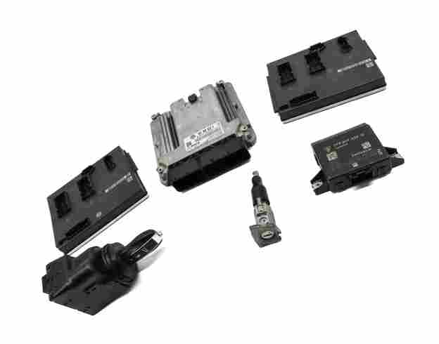 Thumbnail 3: 11-18 PORSCHE CAYENNE HYBRID (958) 3.0L M06 ECM BCM IMMOBILIZER MODULE KEY SET