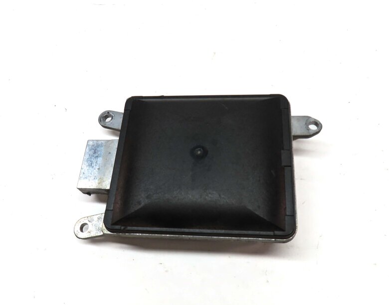 Thumbnail 5: 2011-2016 PORSCHE CAYENNE (958) RIGHT PASSENGER REAR BLIND SPOT RADAR MODULE