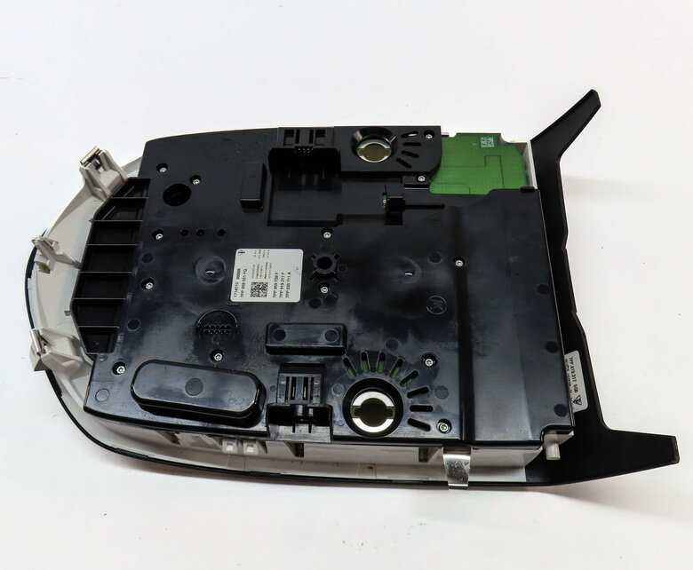 Thumbnail 6: 2013 PORSCHE CAYENNE HYBRID (958) FRONT CENTER ROOF PRIMARY DOME LIGHT (BLACK)