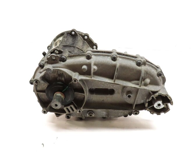 Thumbnail 4: 2011-2018 PORSCHE CAYENNE (958) 3.0L ENGINE FRONT TRANSFER CASE ASSEMBLY