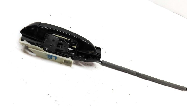 Thumbnail 3: 2011-2018 PORSCHE CAYENNE (958) LEFT REAR EXTERIOR DOOR HANDLE (BLACK A1)