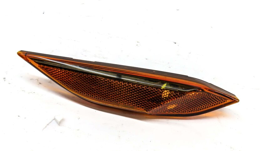 2013 PORSCHE CAYENNE HYBRID (958) FRONT LEFT DRIVER SIDE MARKER LIGHT (NO BULB)