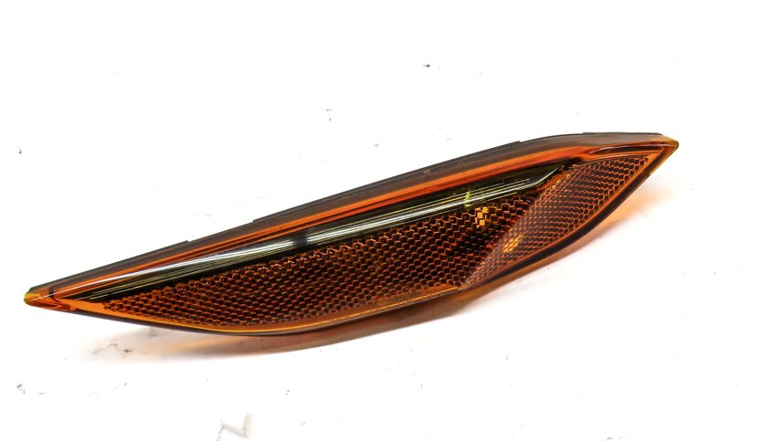 Thumbnail 3: 2013 PORSCHE CAYENNE HYBRID (958) FRONT LEFT DRIVER SIDE MARKER LIGHT (NO BULB)
