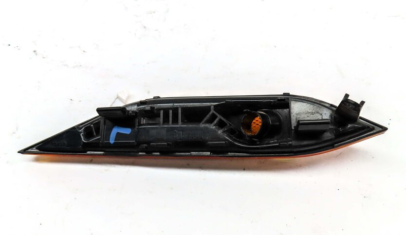 Thumbnail 4: 2013 PORSCHE CAYENNE HYBRID (958) FRONT LEFT DRIVER SIDE MARKER LIGHT (NO BULB)