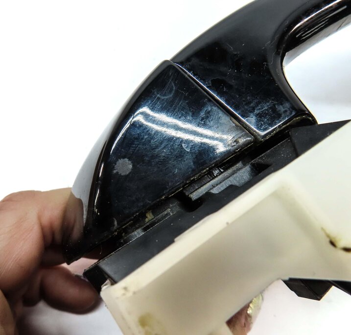 Thumbnail 6: 2011-2018 PORSCHE CAYENNE (958) RIGHT REAR EXTERIOR DOOR HANDLE (BLACK A1)