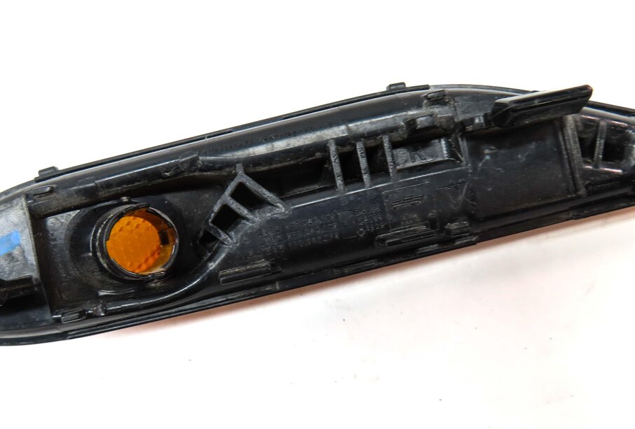 Thumbnail 5: 2013 PORSCHE CAYENNE HYBRID (958) FRONT RIGHT PASSENGER MARKER LIGHT (NO BULB)
