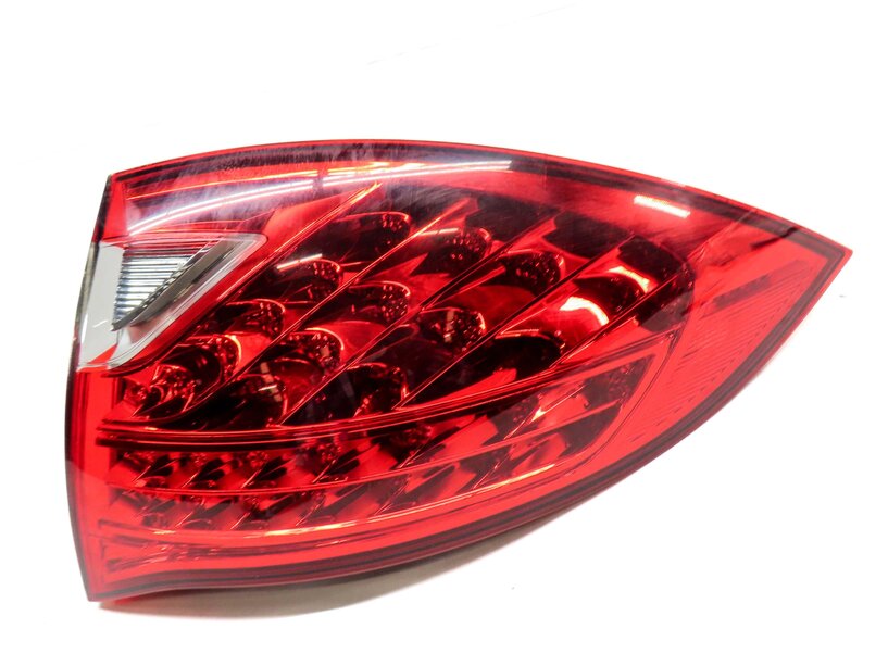 Thumbnail 3: 2011-2014 PORSCHE CAYENNE (958) RIGHT PASSENGER OUTER TAILLIGHT BRAKE LIGHT LAMP