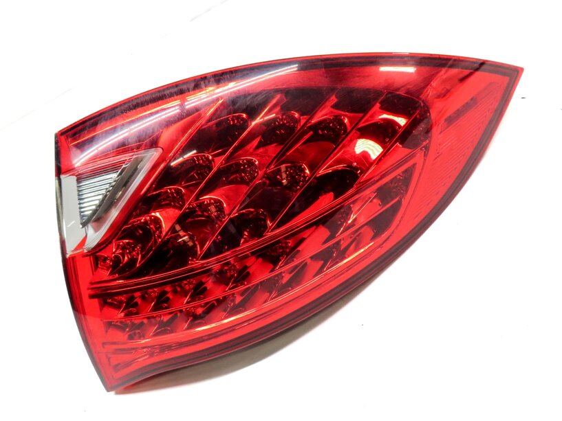 Thumbnail 4: 2011-2014 PORSCHE CAYENNE (958) RIGHT PASSENGER OUTER TAILLIGHT BRAKE LIGHT LAMP
