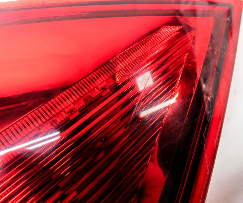 Thumbnail 7: 2011-2014 PORSCHE CAYENNE (958) RIGHT PASSENGER OUTER TAILLIGHT BRAKE LIGHT LAMP