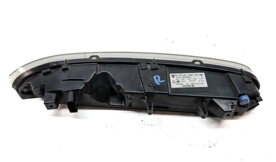 Thumbnail 6: 11-14 PORSCHE CAYENNE (958) RIGHT FRONT DRL DAY TIME RUNNING MARKER LIGHT LAMP