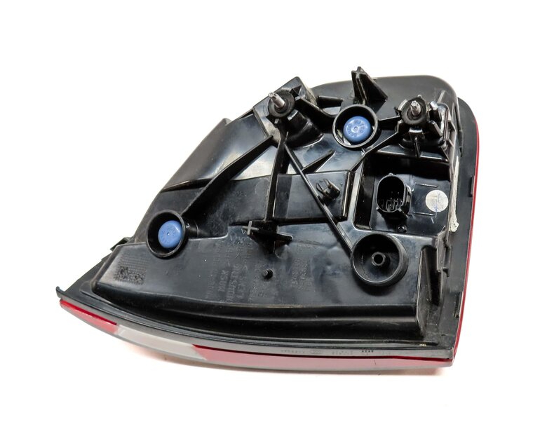 Thumbnail 5: 2011-2014 PORSCHE CAYENNE (958) RIGHT PASSENGER INNER TRUNK TAILLIGHT LIGHT LAMP