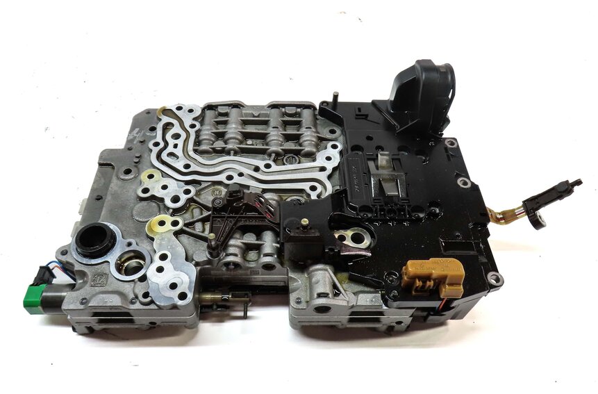 Thumbnail 2: 11-14 BMW X5 X6 (E70 E71) 4.4TT 8HP-70X AUTO AUTOMATIC TRANSMISSION VALVE BODY