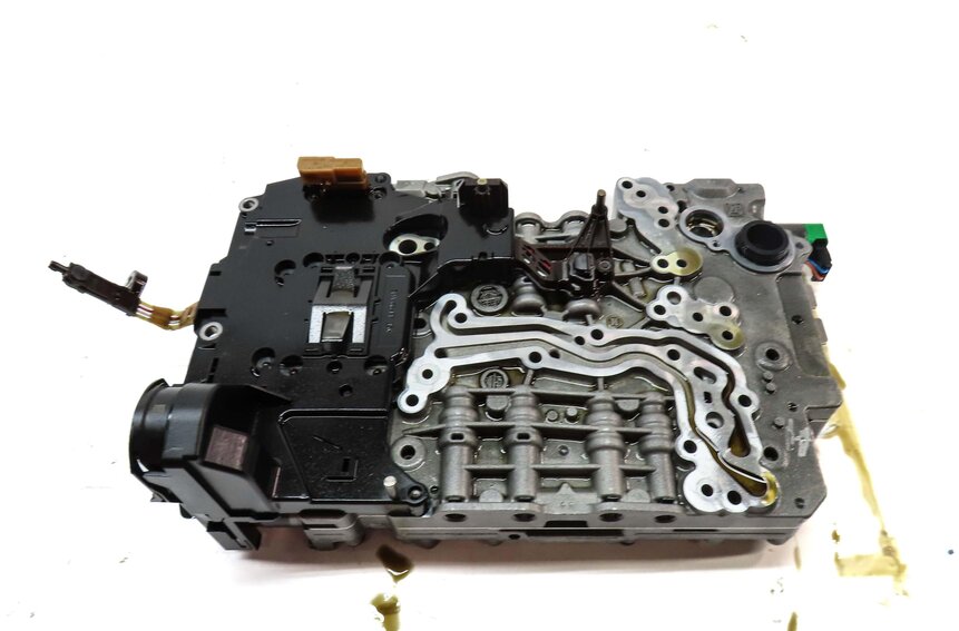 Thumbnail 4: 11-14 BMW X5 X6 (E70 E71) 4.4TT 8HP-70X AUTO AUTOMATIC TRANSMISSION VALVE BODY
