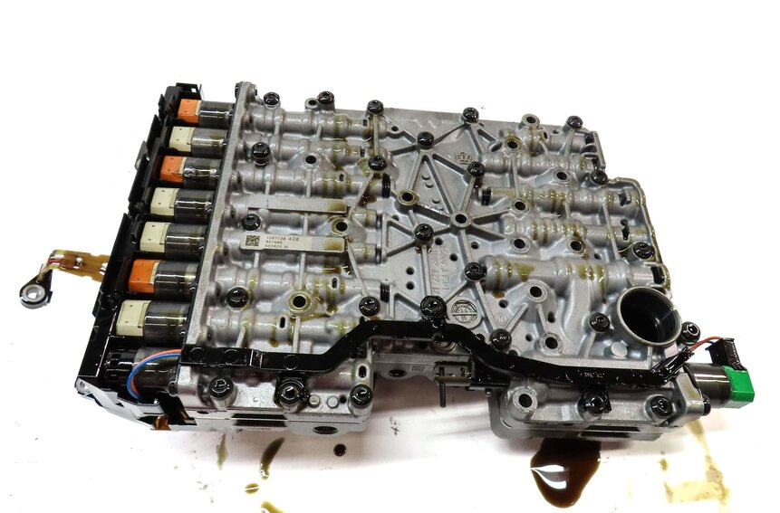 Thumbnail 5: 11-14 BMW X5 X6 (E70 E71) 4.4TT 8HP-70X AUTO AUTOMATIC TRANSMISSION VALVE BODY