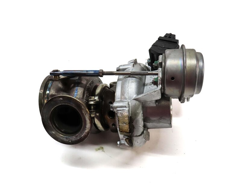 Thumbnail 4: 08-14 BMW 550i 750i X5 X6 (E70 E71 F01 F10) 4.4L N63 ENGINE - LEFT TURBOCHARGER
