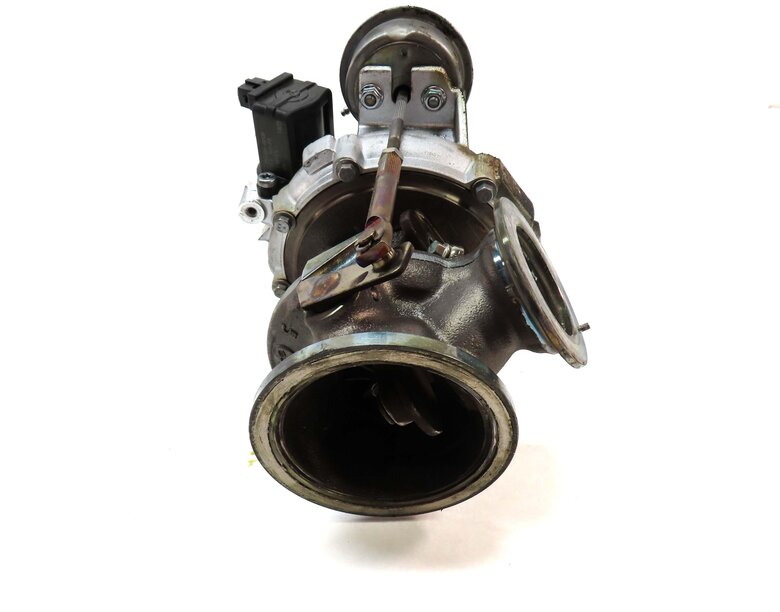 Thumbnail 5: 08-14 BMW 550i 750i X5 X6 (E70 E71 F01 F10) 4.4L N63 ENGINE - RIGHT TURBOCHARGER