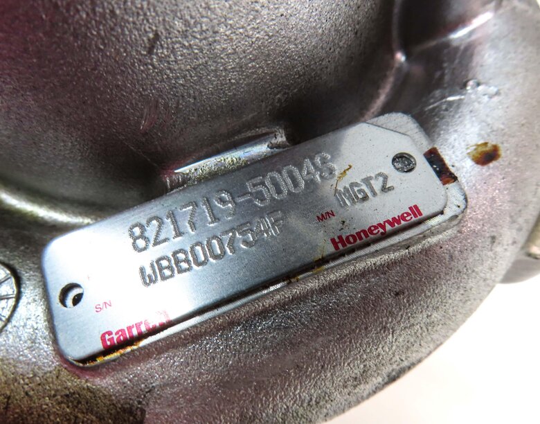 Thumbnail 9: 08-14 BMW 550i 750i X5 X6 (E70 E71 F01 F10) 4.4L N63 ENGINE - RIGHT TURBOCHARGER