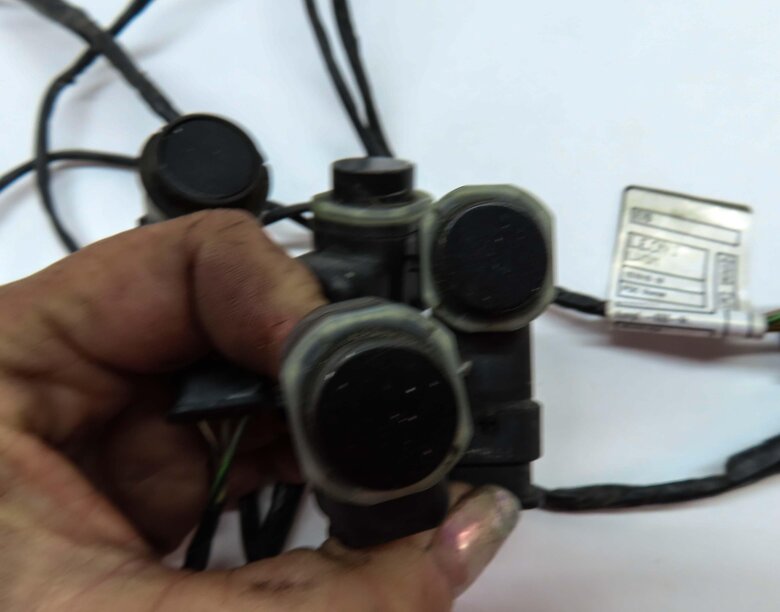 Thumbnail 5: 2012 BMW X5 (E70) FRONT PDC PARK DISTANCE SENSOR SET w/ HARNESS (BLACK)