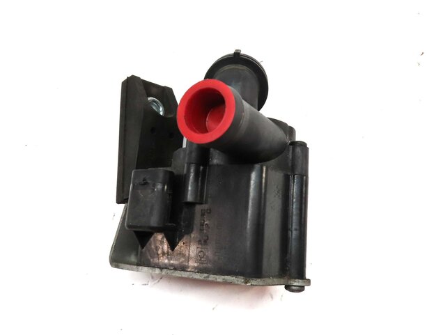 Thumbnail 5: 2012 BMW X5 (E70) 4.4L N63 ENGINE SECONDARY AUX AUXILIARY WATER PUMP
