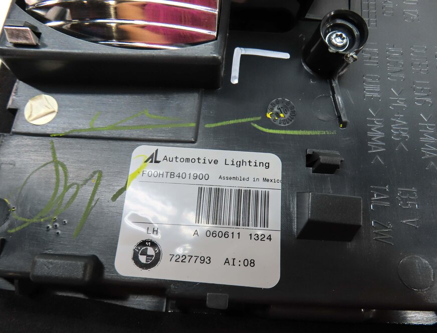 Thumbnail 6: 11-13 BMW X5 X5M (E70) LEFT DRIVER INNER TAILLIGHT LIGHT LAMP (INCANDESCENT)