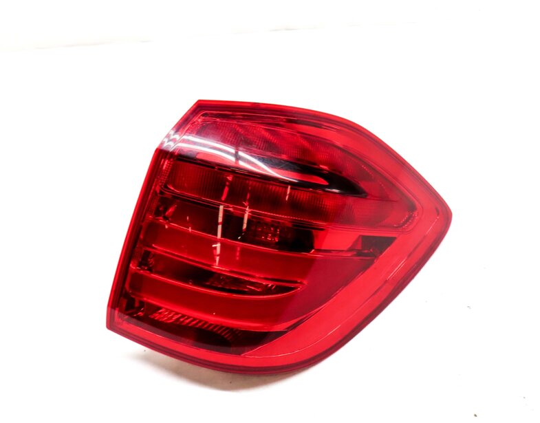 Thumbnail 3: 13-16 MERCEDES GL350 GL450 GL550 (X166) RIGHT REAR TAILLIGHT BRAKE LIGHT LAMP