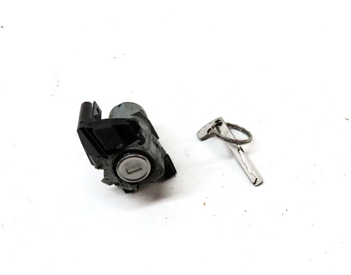 Thumbnail 3: 2013 MERCEDES GL450 (X166) FRONT LEFT DRIVER DOOR LOCK CYLINDER w/ KEY