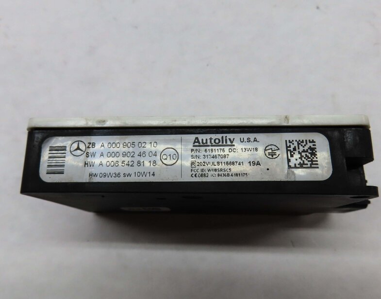 Thumbnail 4: 2013 MERCEDES GL450 (X166) REAR RIGHT PASSENGER BLIND SPOT RADAR SENSOR MODULE