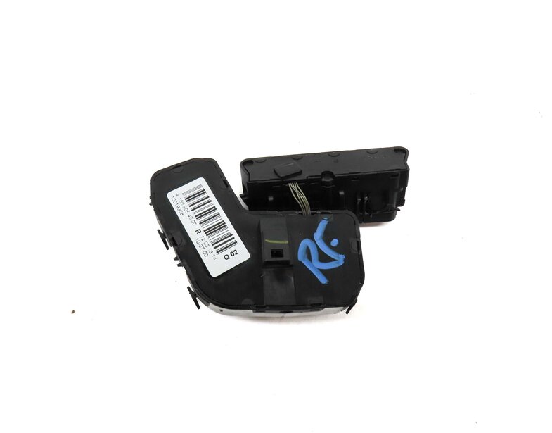 Thumbnail 5: 2013 MERCEDES GL450 (X166) FRONT RIGHT PASSENGER MEMORY SEAT ADJUST SWITCH