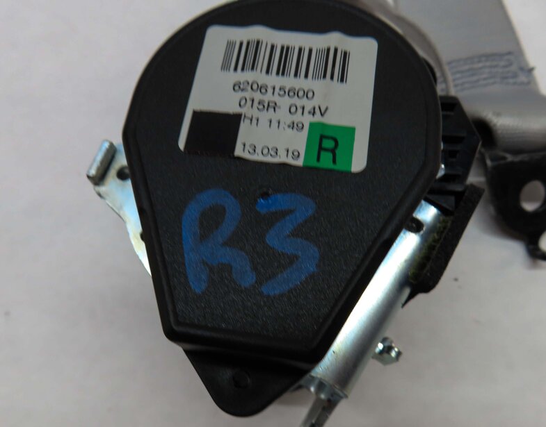 Thumbnail 5: 2013 MERCEDES GL450 (X166) REAR RIGHT 3rd THIRD ROW SEAT SEATBELT RETRACTOR GRAY