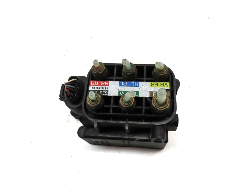 Thumbnail 2: 2013 MERCEDES GL450 (X166) AIR SUSPENSION VALVE BLOCK