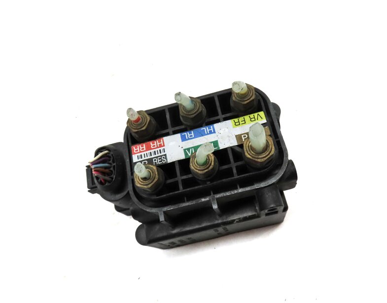 Thumbnail 3: 2013 MERCEDES GL450 (X166) AIR SUSPENSION VALVE BLOCK