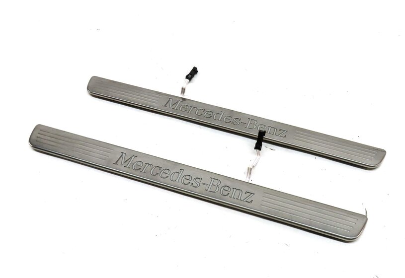 2013 MERCEDES GL450 (X166) FRONT LEFT & RIGHT DOOR SILL SCUFF PANEL TRIM SET