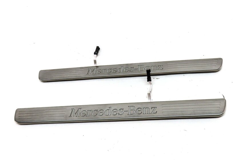 Thumbnail 4: 2013 MERCEDES GL450 (X166) FRONT LEFT & RIGHT DOOR SILL SCUFF PANEL TRIM SET
