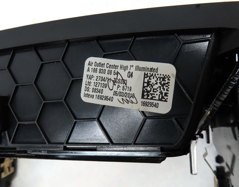 Thumbnail 6: 2013 MERCEDES GL450 (X166) FRONT CENTER DASH HEATER A/C AIR VENT