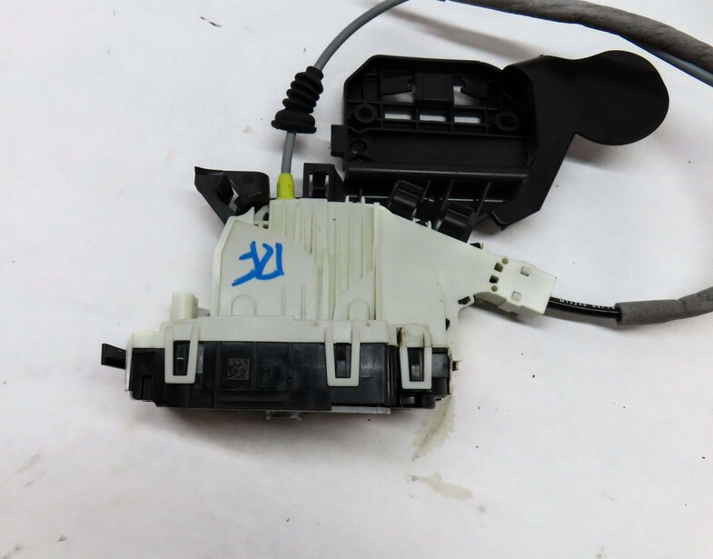 Thumbnail 6: 12-20 MERCEDES B GL GLC GLA ML (W166 W242 X166) RIGHT FRONT PASSENGER DOOR LATCH