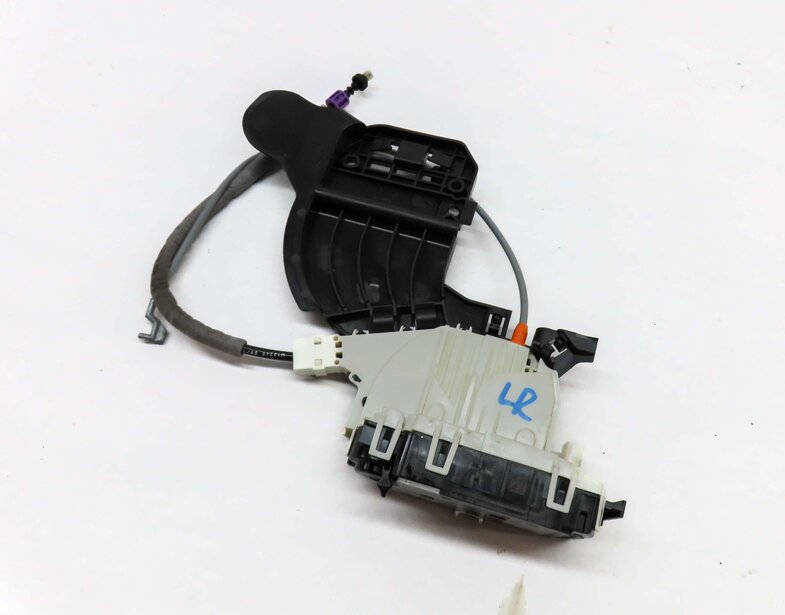 11-19 MERCEDES B CLA CLS E GL GLA ML (W166 W212 X166 X204) LEFT REAR DOOR LATCH