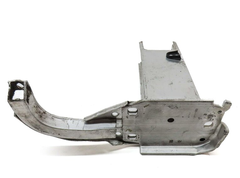 Thumbnail 3: 2012-2018 AUDI A6 A7 S6 S7 RS7 (C7 4G8) RIGHT FRONT BUMPER REINFORCEMENT BRACKET