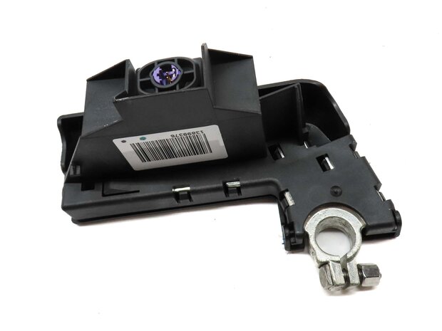 Thumbnail 2: 2012 AUDI A6 (C7 4G) BATTERY OVERLOAD PROTECTION SWITCH MODULE